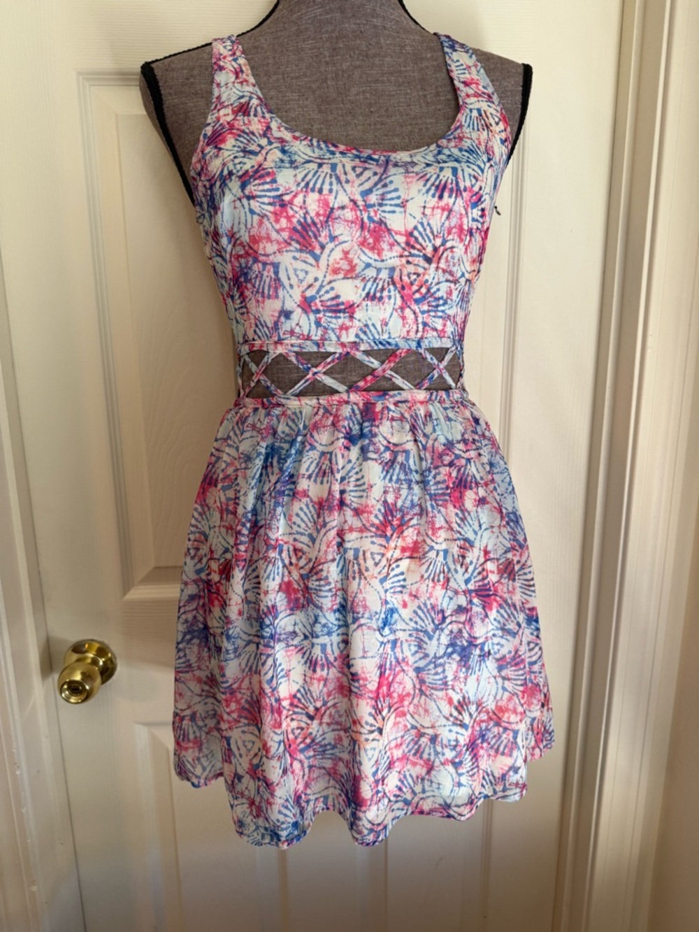 Source Unknown Sleeveless Floral Tie-Dye Dress in Pink, Blue & White